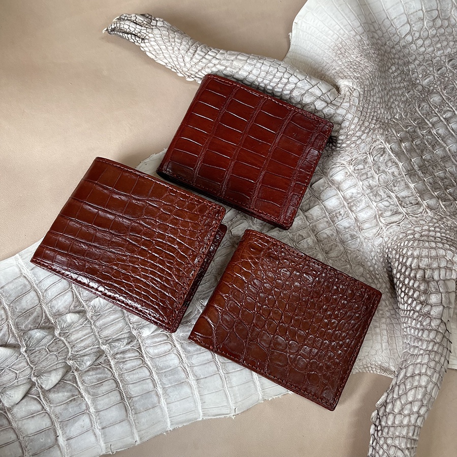 Ví Cá Sấu Da Thật 2 Mặt Phần Da Bụng Trơn Màu Nâu Đỏ BH 24T TD15223