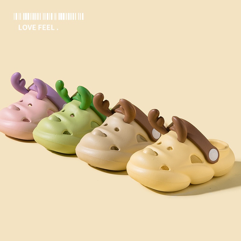 Dép Sandal Đục Lỗ Hoạ Tiết Nai Dễ Thương Xinh Xắn Dành Cho Bé Pine270