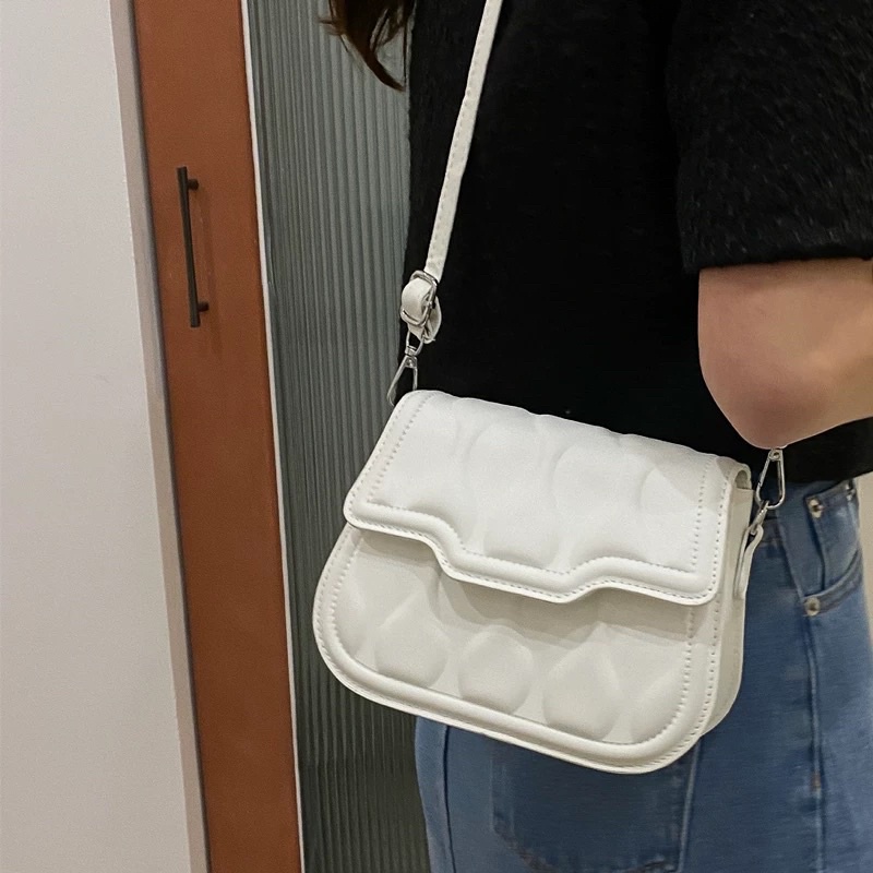 Túi đeo chéo yên ngựa họa tiết Butterfly