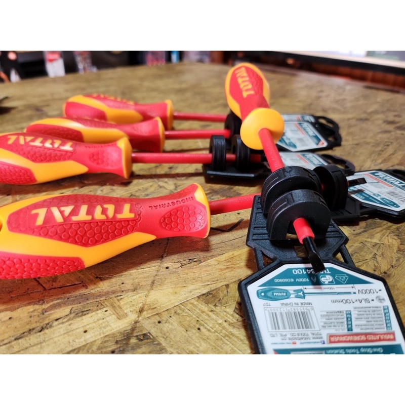 ĐỒ NGHỀ TOTAL Tua vít dẹp cách điện 4MM—>6.5MM THTIS4100 - THTIS5125 - THTIS6150