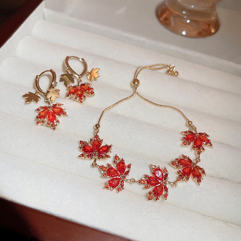 Vòng Tay Mạ Vàng Đính Đá Zircon Đỏ Lá Phong Tok Tok Thiết Kế Sáng Tạo Mori Bán Sỉ Cho Nữ