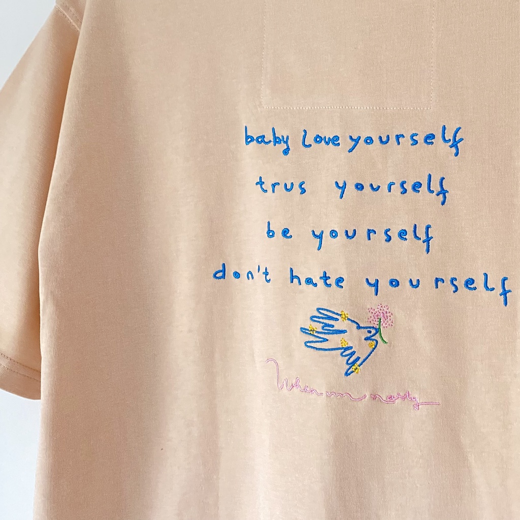 Áo thun tay ngắn nam nữ đơn giản vải cotton thoáng mát thêu Who Am I thiết kế WHENIMNASTY