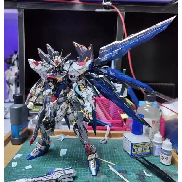 Mô Hình Lắp Ráp Gundam Độc Đáo Tỉ Lệ 1: 144