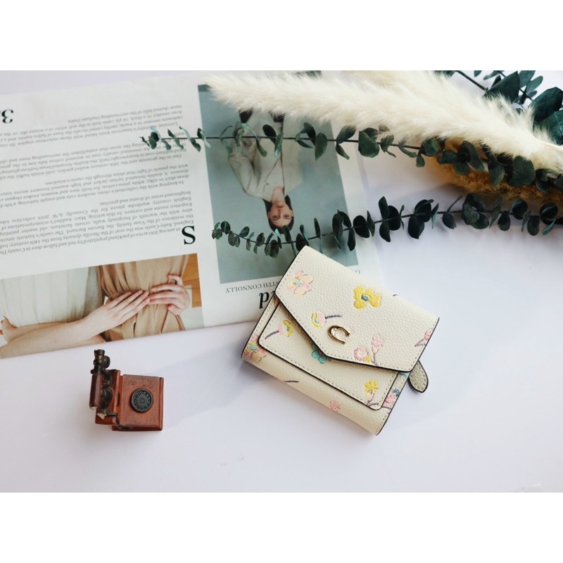 Ví Coach gập mini dáng bì thử xinh xắn