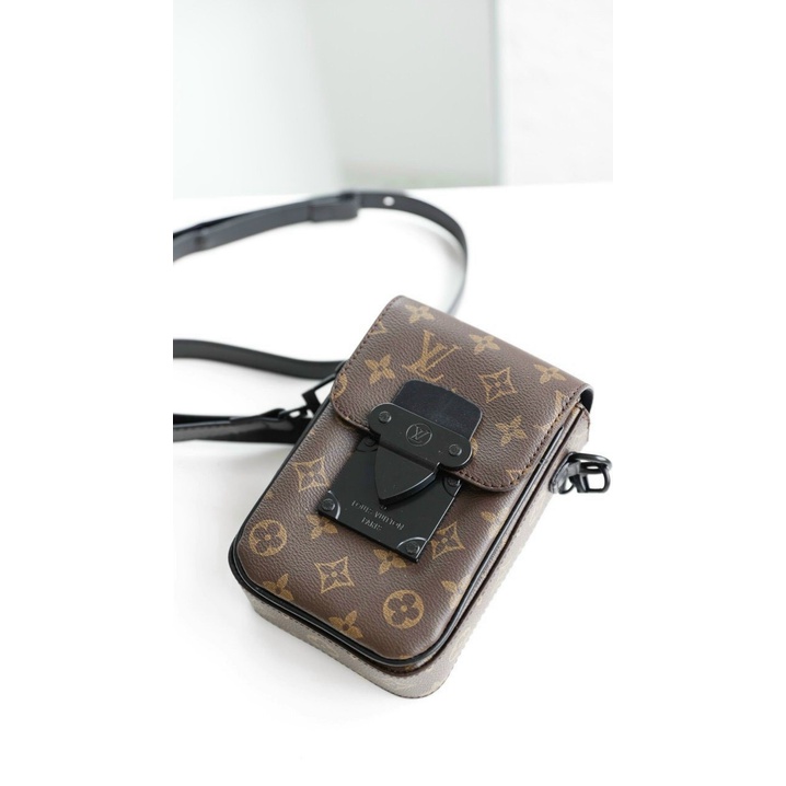 Túi LV đeo điện thoại nam
