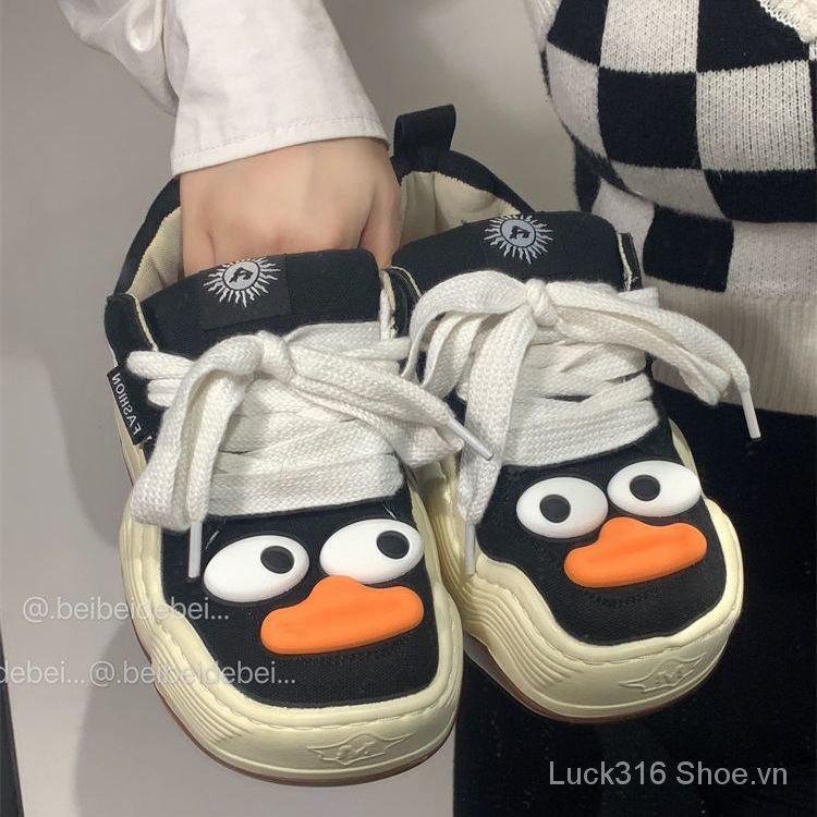 Giày Sneaker Đế Phẳng Dày Dặn Họa Tiết Chú Vịt Dễ Thương Thời Trang Thu Đông 2023