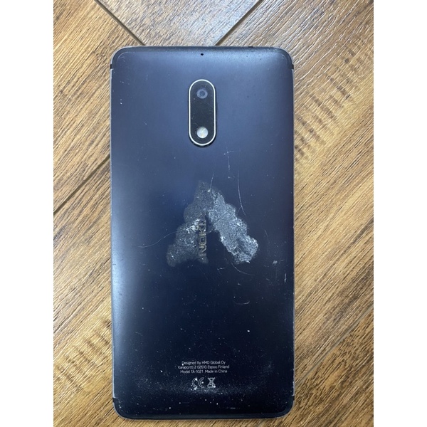 Nokia 6 màn mực, dính tk google