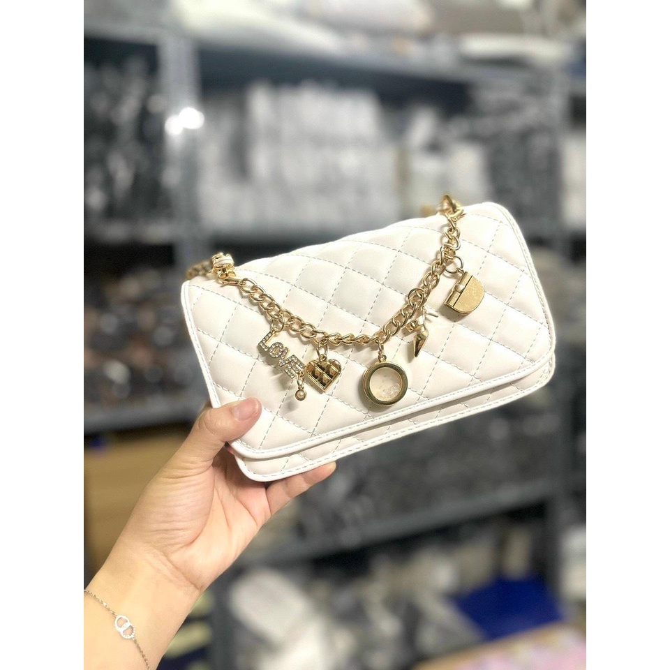 Túi Nữ CNk bản có charm hót hít mới nhất size 20 dễ dùng
