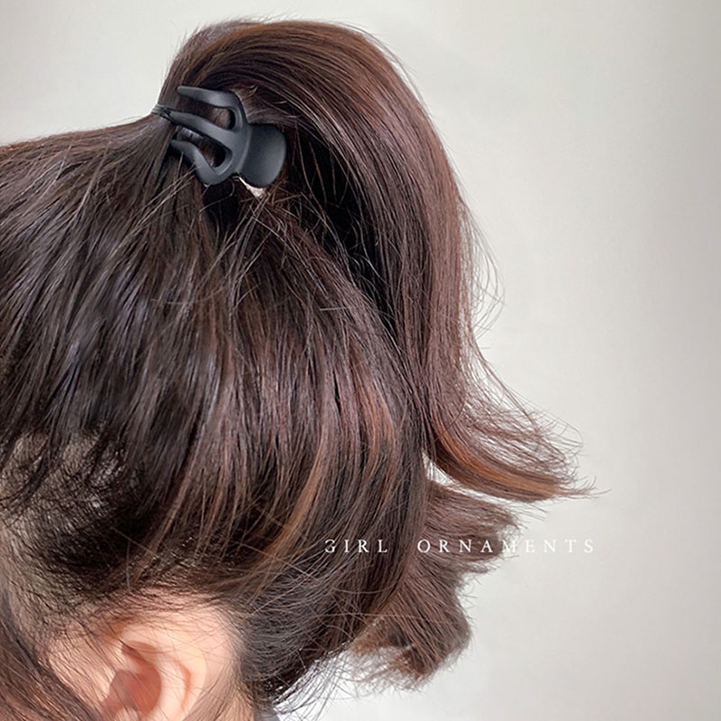 Kẹp Tóc Đuôi Ngựa Màu Đen Cá Mập