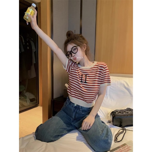 Áo len hè kẻ đỏ croptop