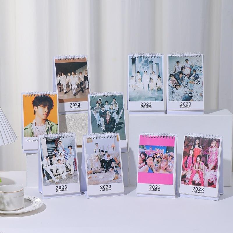 Lịch Để Bàn Nhóm Nhạc Hàn Quốc Wmgjiajufz BTS txt ateez 2023