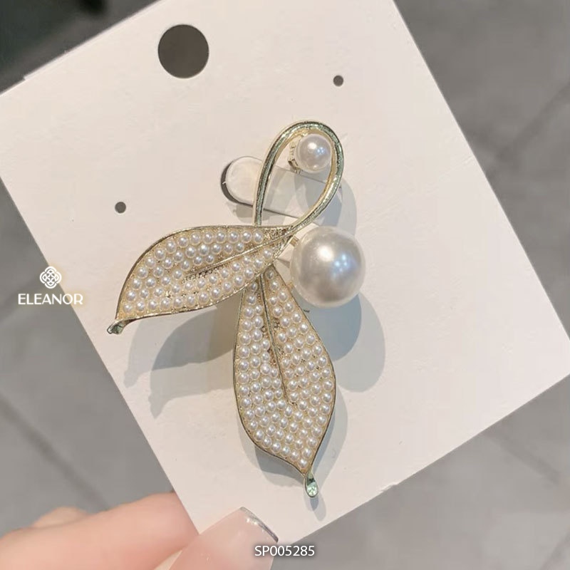 Ghim cài áo nữ Eleanor Accessories hình chiếc lá ngọc trai nhân tạo phụ kiện trang sức thanh lịch 5285