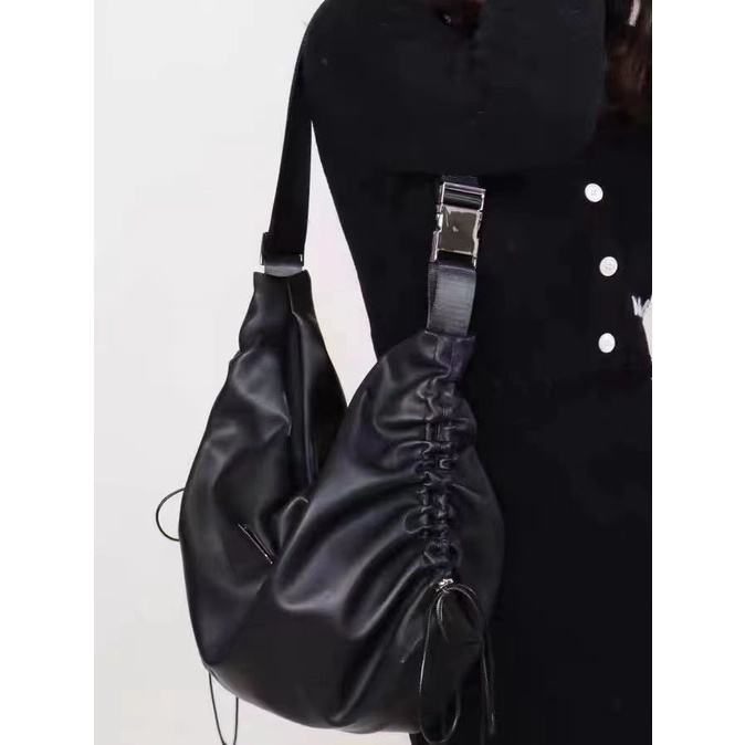 Big Tote Da Mềm Cỡ Lớn Đeo Chéo Một Bên Vai Mát Mẻ