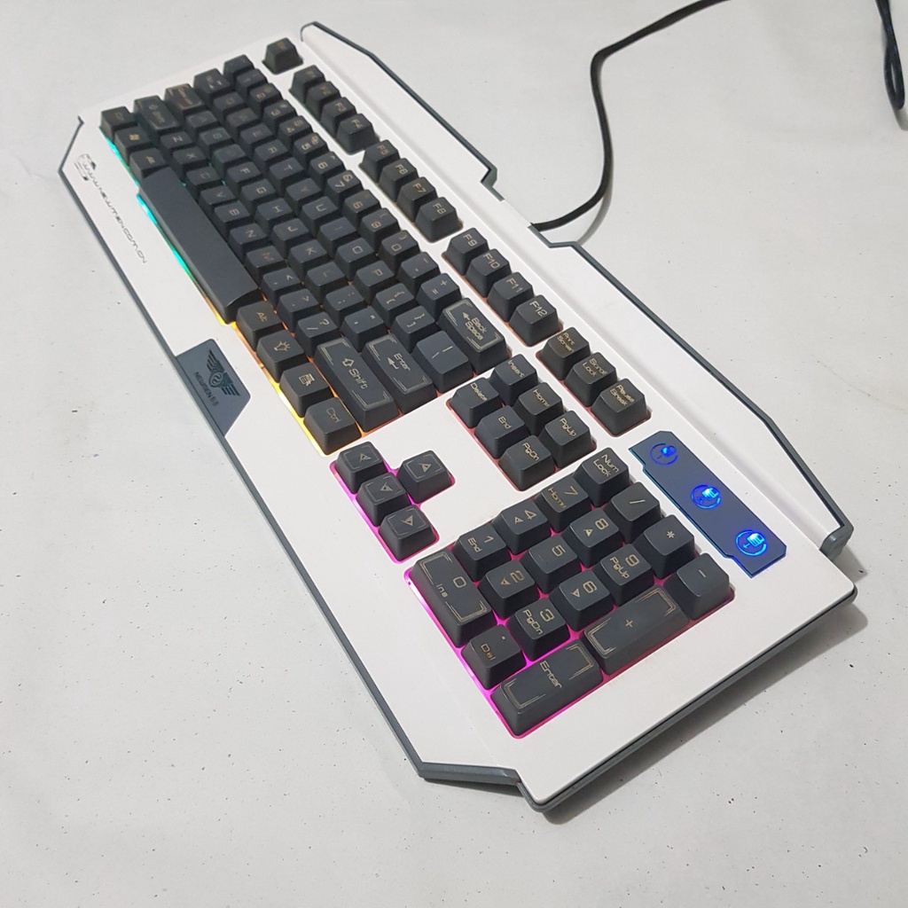 Bàn phím bán cơ Newmen GM100 cũ thanh lý phòng net đang sử dụng tốt_ bàn phím gaming dùng trong phòng Vip Full Led