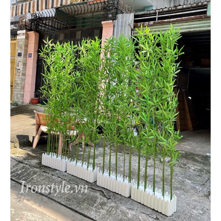 Hàng rào 8 cây trúc quân tử giả. Trúc giả trang trí ban công, sân vườn, nội thất nhà ở.