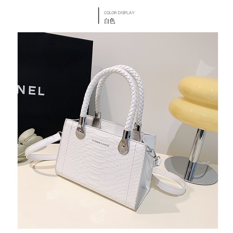 Túi Đeo Chéo Dập Nổi Họa Tiết Thời Trang Chất Lượng Cao Cho Nữ