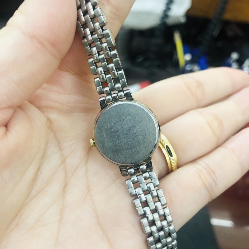 Đồng hồ nữ si nhật dáng lắc tay hiệu Seiko Lucent, dây khoá zin