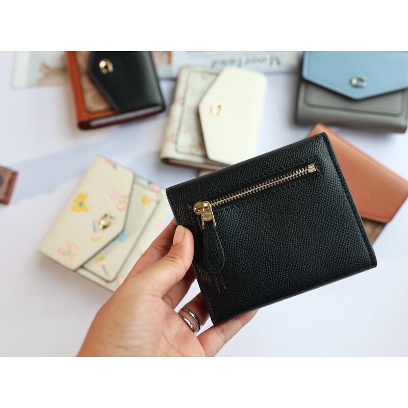 Ví Coach gập mini dáng bì thử xinh xắn