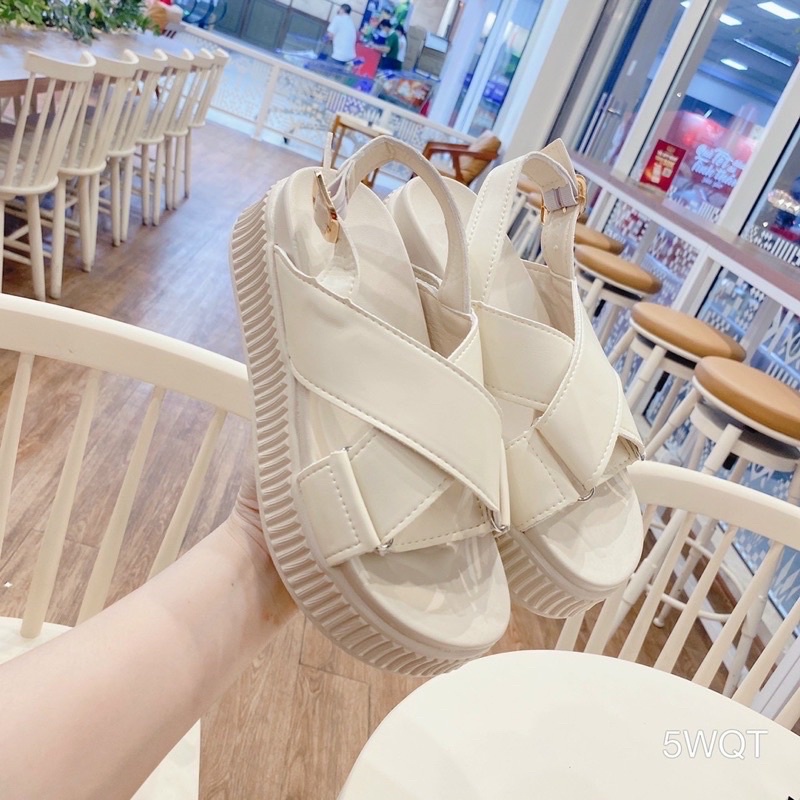 Sandal bánh mì quai chéo đế răng cưa form đẹp che khuyết điểm kiểu dáng ulzzang sang chảnh