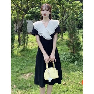 Đầm đen phối cổ bèo trắng (kèm hình thật)