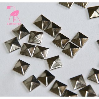 Bộ 100 đinh tán kim tự tháp 7mm gắn lưng phẳng 1 / 4 "