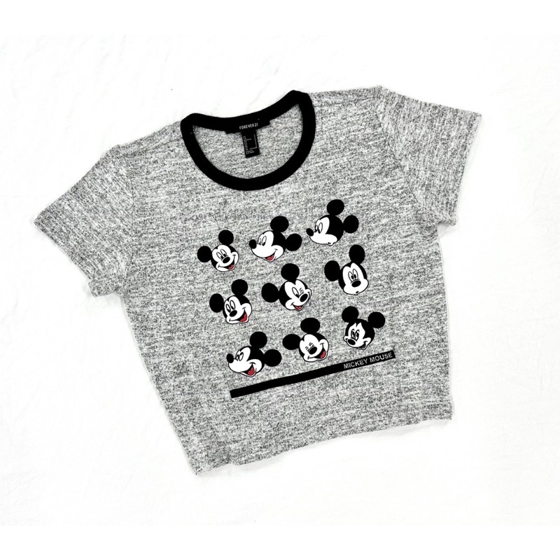 Áo croptop ôm thun len dệt kim xám phối bo đen in Mickey