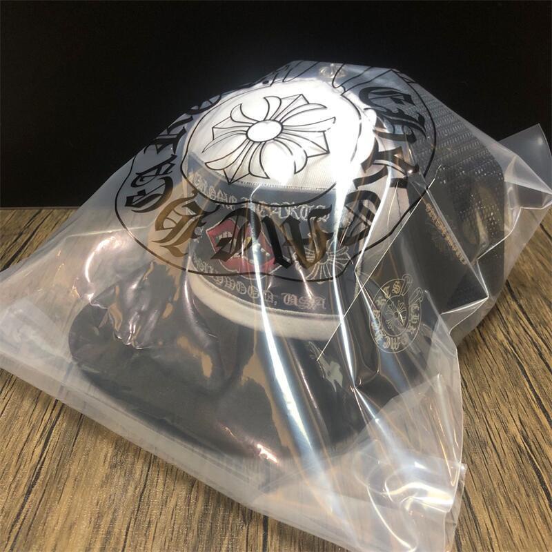 Nón Lưỡi Trai Hình Đôi Môi Đỏ Phiên Bản Chlo Cho Nam Và Nữ