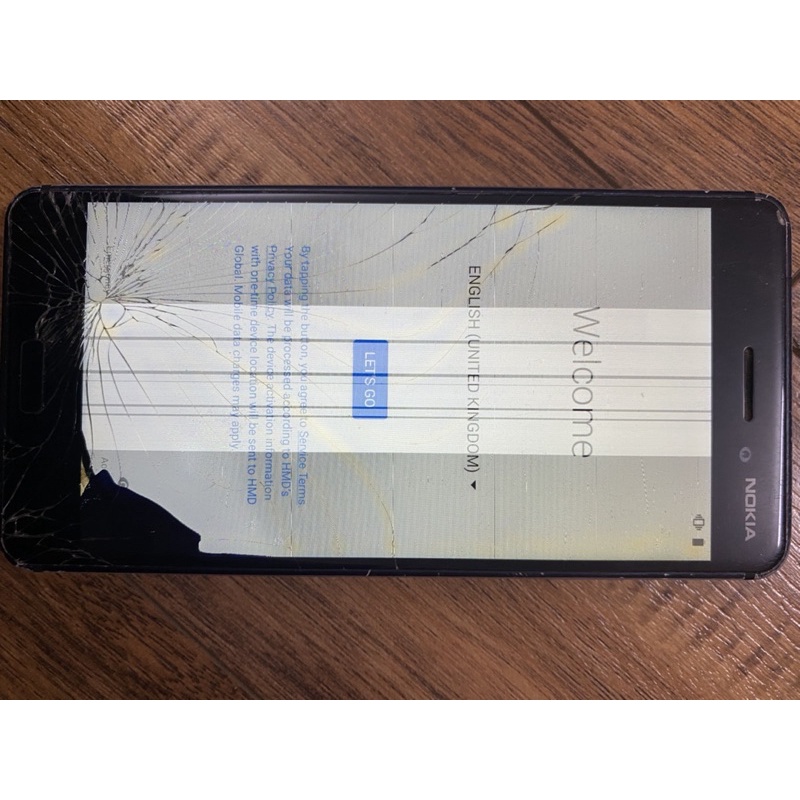 Nokia 6 màn mực, dính tk google
