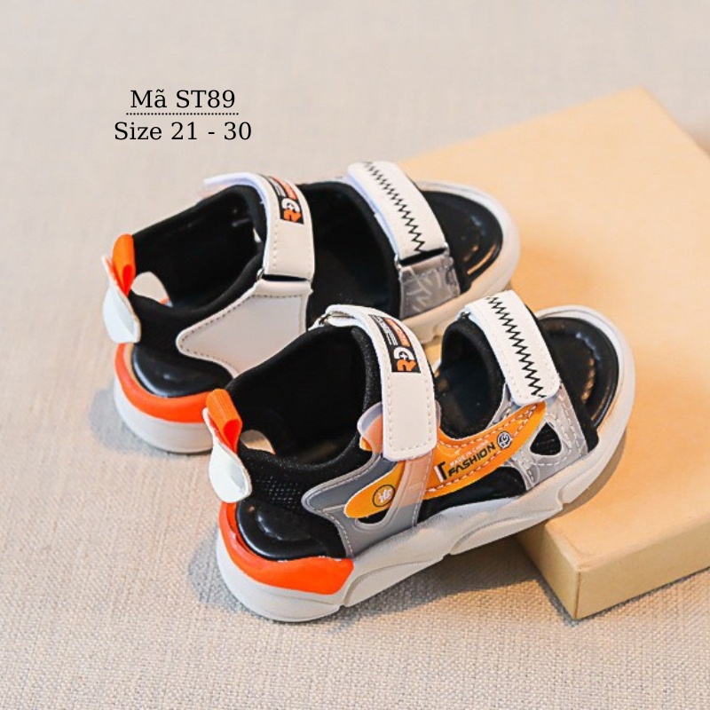 Dép sandal bé trai 1 2 3 4 5 tuổi quai hậu dán êm nhẹ màu đen trắng thời trang cho trẻ em mùa hè đi học đi chơi ST89