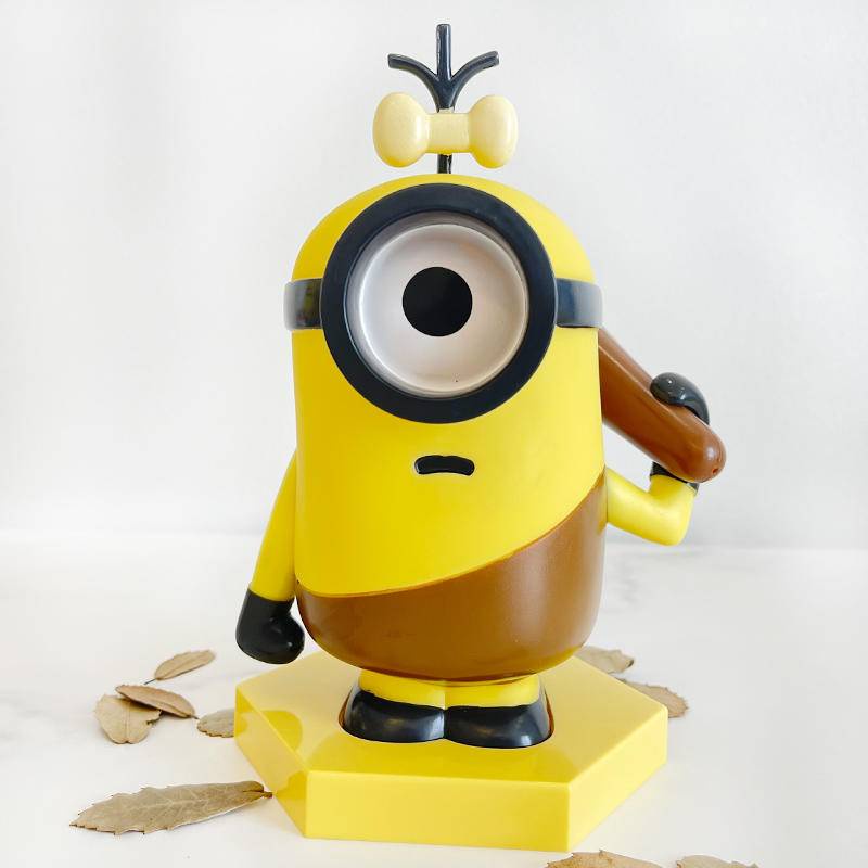 Ống Heo Tiết Kiệm Hình Minions Mặc Váy Cỏ / Minions / Cướp Biển / Nhân Vật Phim Hoạt Hình Despicable Me 2