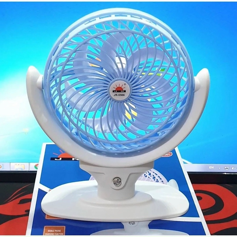 QUẠT SẠC ĐIỆN KÈM ĐÈN LED SIÊU MÁT JR-5566 LOẠI Vừa
