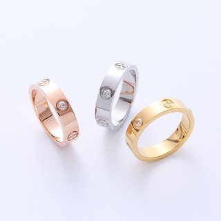 Nhẫn titan nữ đính đá thời trang vô cùng sang trọng và đẳng cấp