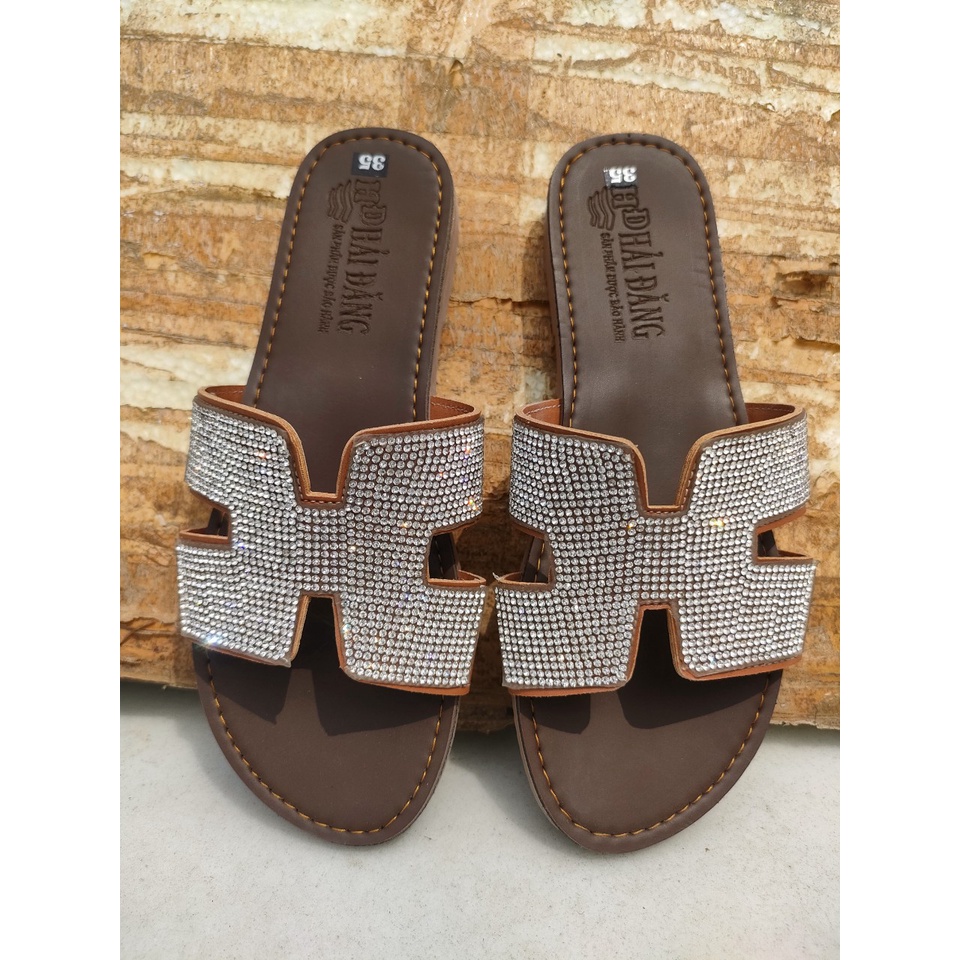 Dép nữ bản ngang chữ H đính đá siêu đẹp, siêu bền và siêu dễ thương dành cho phái nữ mẫu mới 2023