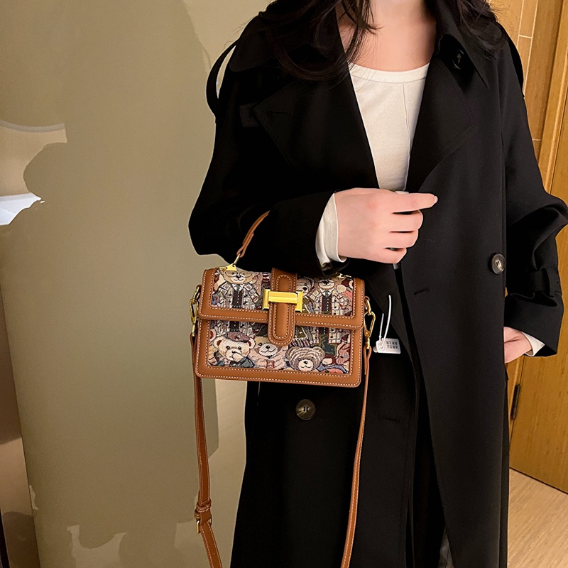 Túi Xách Đeo Vai Họa Tiết Gấu Hoạt Hình Chất Lượng Cao Cho Nữ