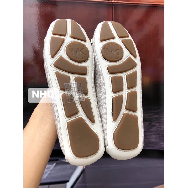 Giày Búp Bê Michael Kors Vanila Hai Đinh
