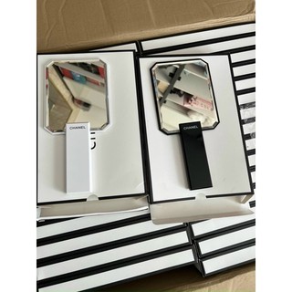 Gương Chanel cầm tay