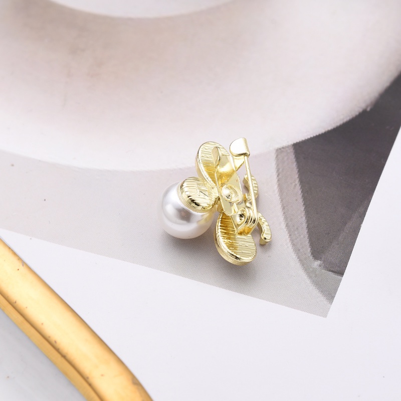 Ghim Cài Áo Hình Chú Ong Đính Ngọc Trai Dễ Thương