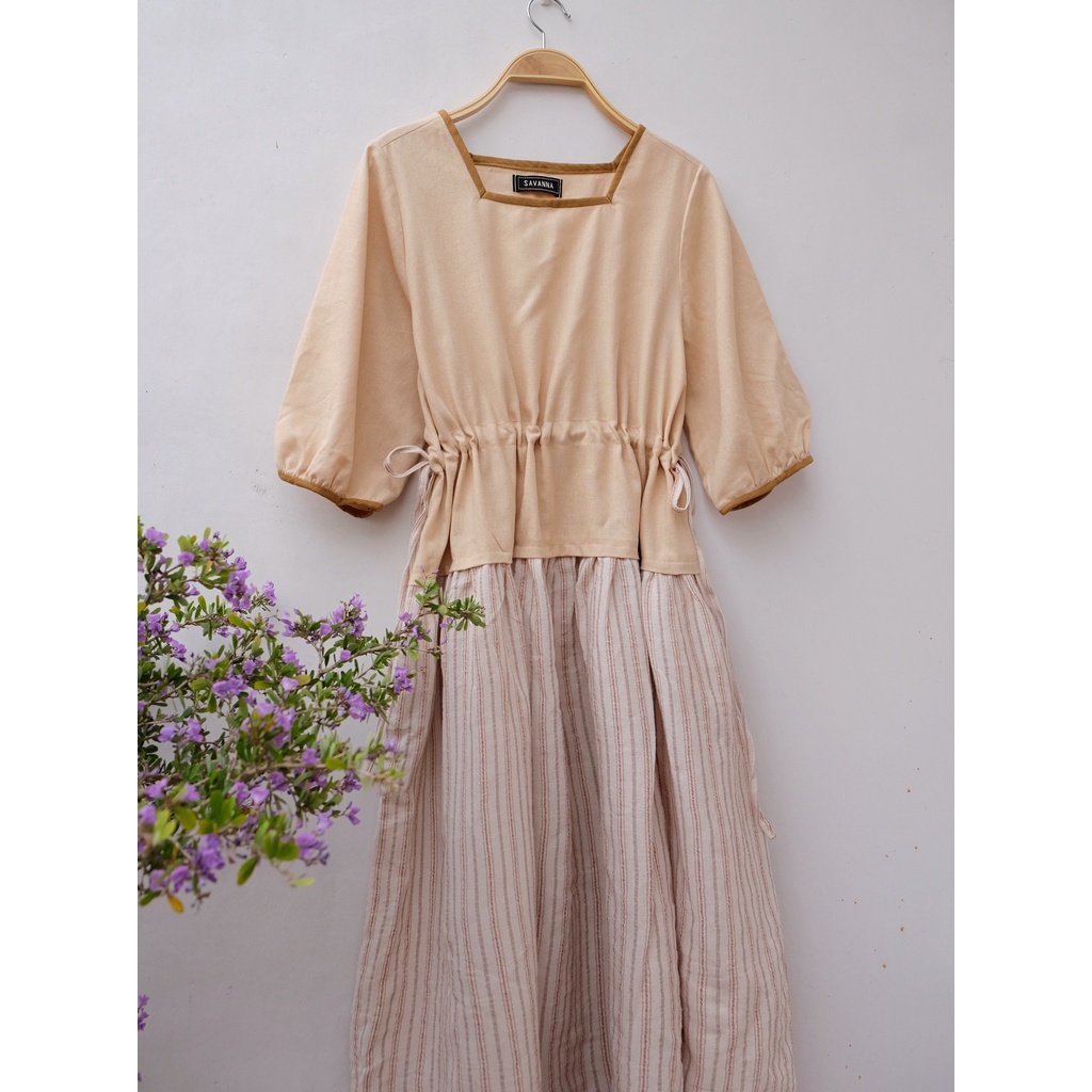 Đầm cổ vuông phối màu vải linen và thô dệt -by savanna