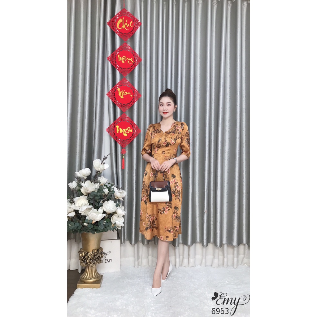 Đầm EMY EM6953 Xoè Lụa Vân Pháp Vàng Gold