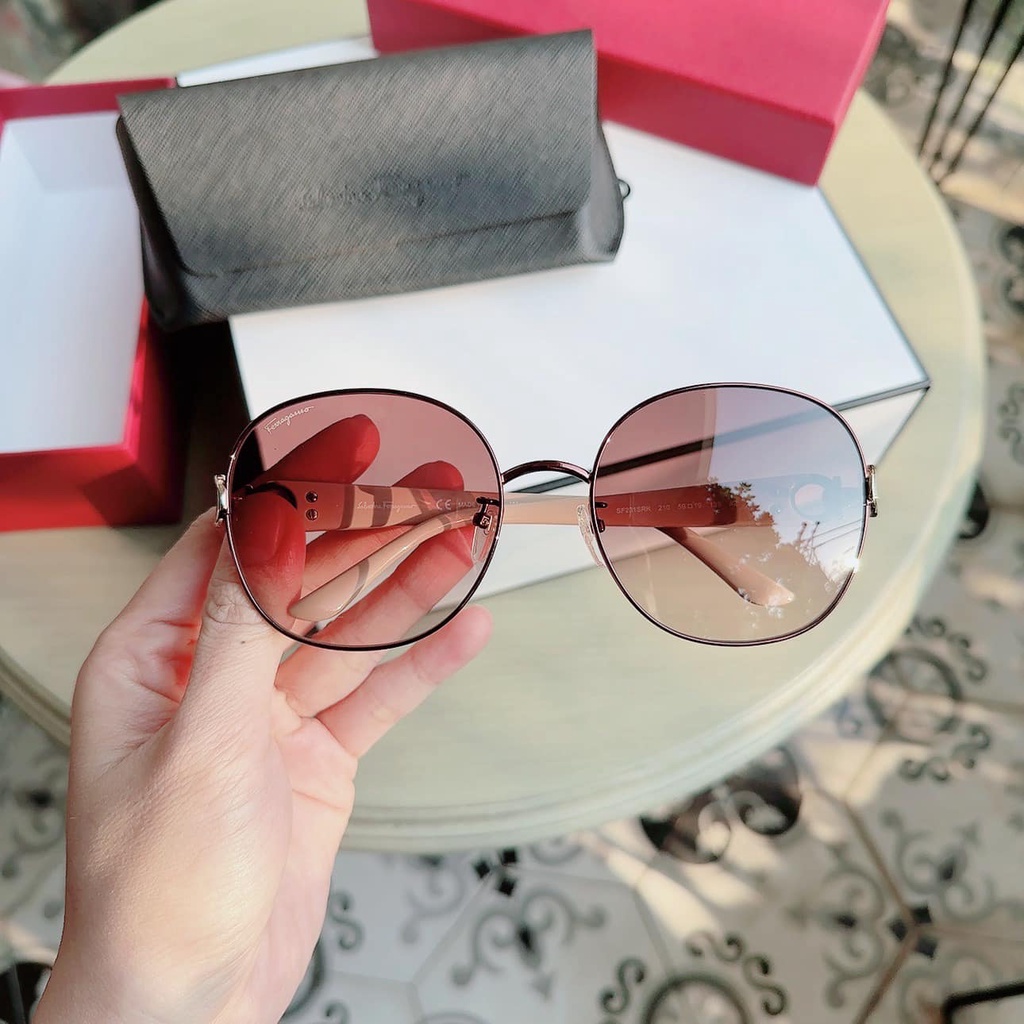 Kính Mát Salvatore Ferragamo SF231SRK 210 - Nude/gold viền đỏ, càng màu nude