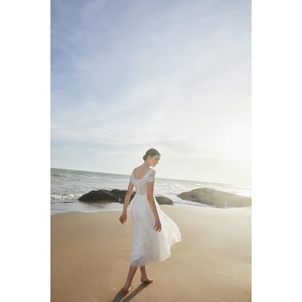 MAVEN - Váy trắng dáng dài phối lưới đính kết Rowan Long Dress
