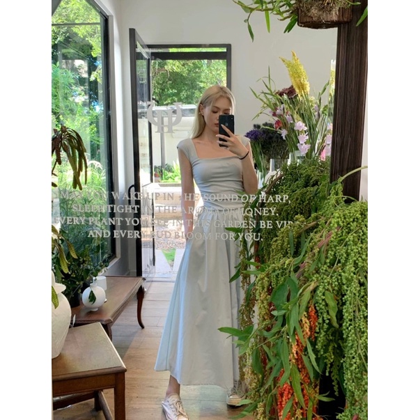 Đầm dự tiệc voan tơ sát nách phom xoè dài