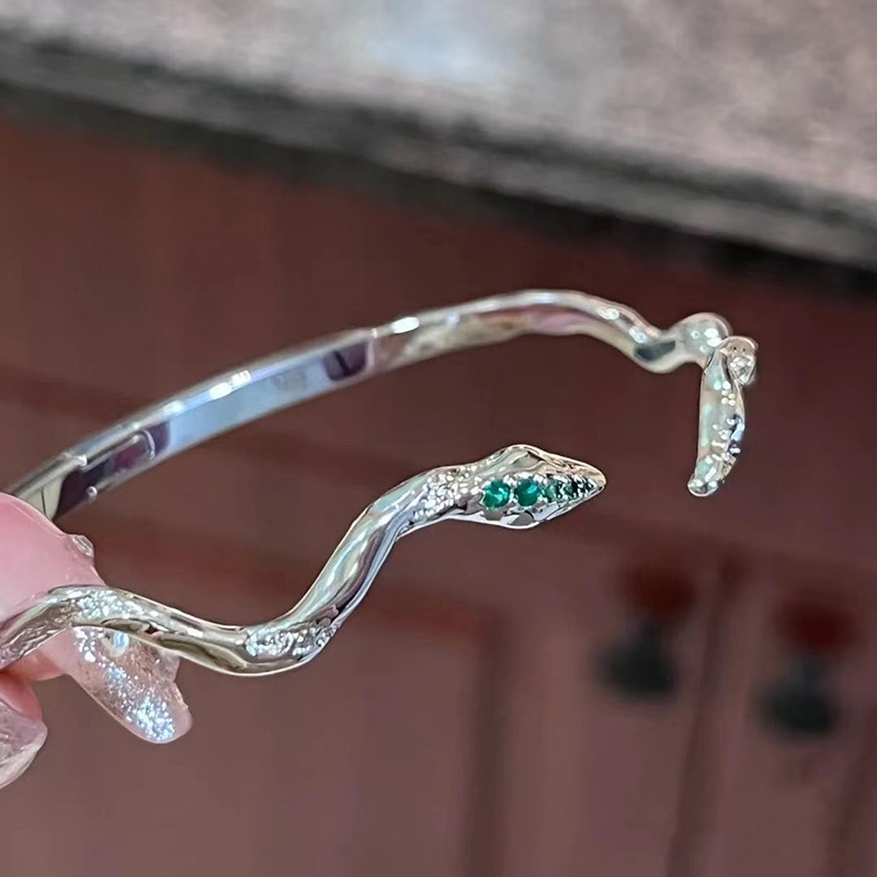 Vòng Tay Hợp Kim Cao Cấp Hình Rắn Thời Trang Cho Nữ