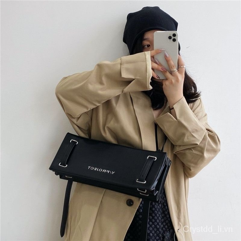 Túi Đeo Vai / Đeo Dưới Cánh Tay Phong Cách MONA Y / Project Màu Đen Retro Cùng Xu Hướng Cho Nam Và Nữ