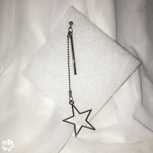 Basic earring