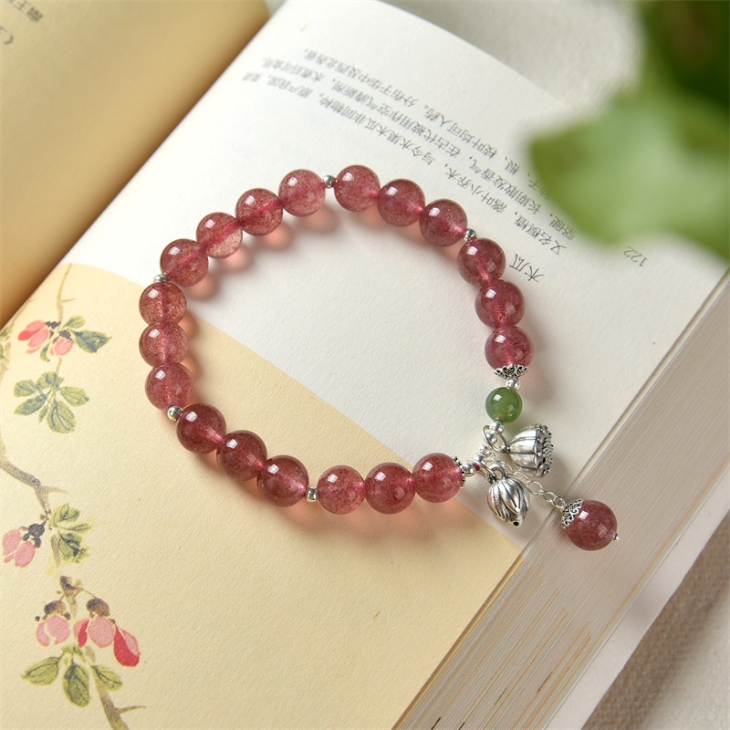 Vòng Tay Đính Pha Lê Hai Lớp Đính Hoa Sen Và Quả Dâu Tây Phong Cách Hoài Cổ Chúc Mừng Năm Mới Cho Nữ