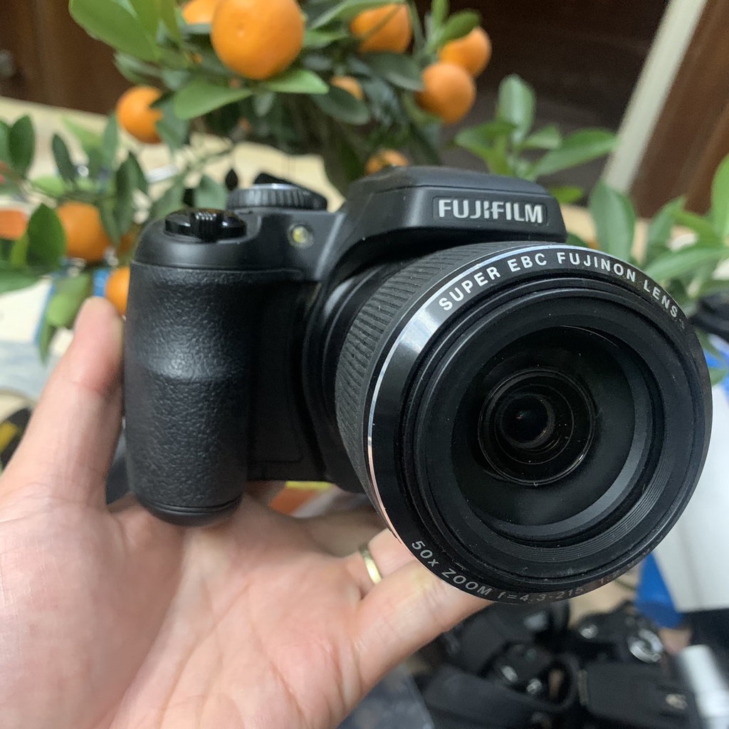Máy ảnh Fujifilm SL1000 siêu zoom