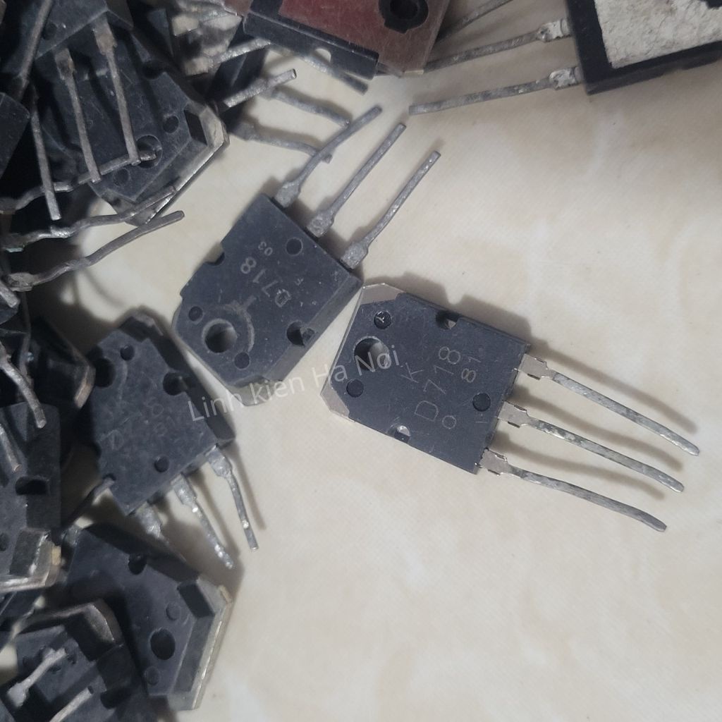 D718 và B688 transistor tháo máy hàng Trung Quốc