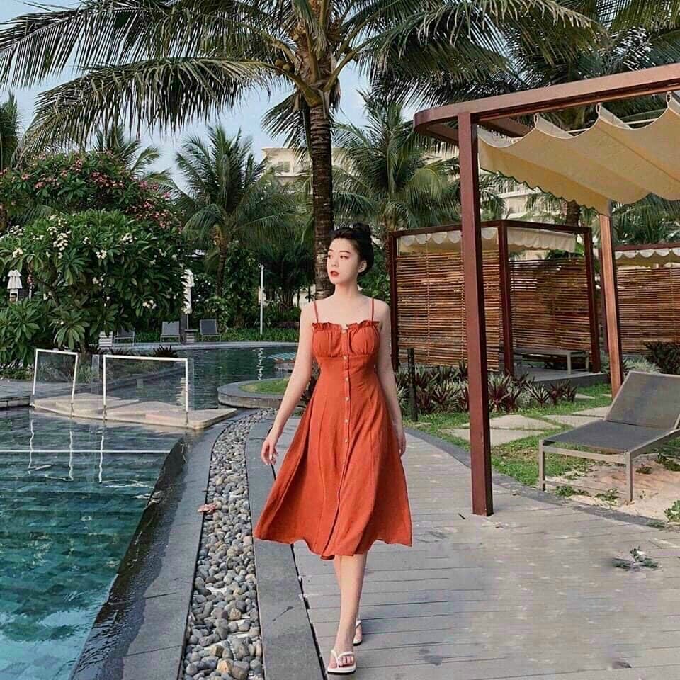 Đầm tắm biển thời trang nữ sang chảnh đi chơi chất đũi nhăn cổ dây không tay có mút đính nút giả giữa ngực dáng xoè maxi