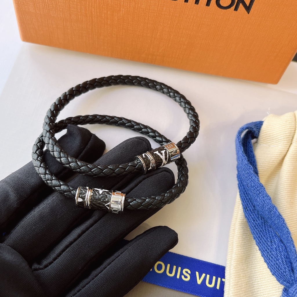 Vòng Tay Louis Vuitton Bằng Thép Titan Họa Tiết LV Monogram